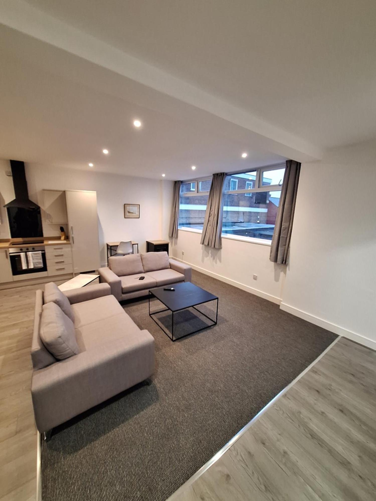 Centre Of The Town Apartment Whitchurch  Exterior photo