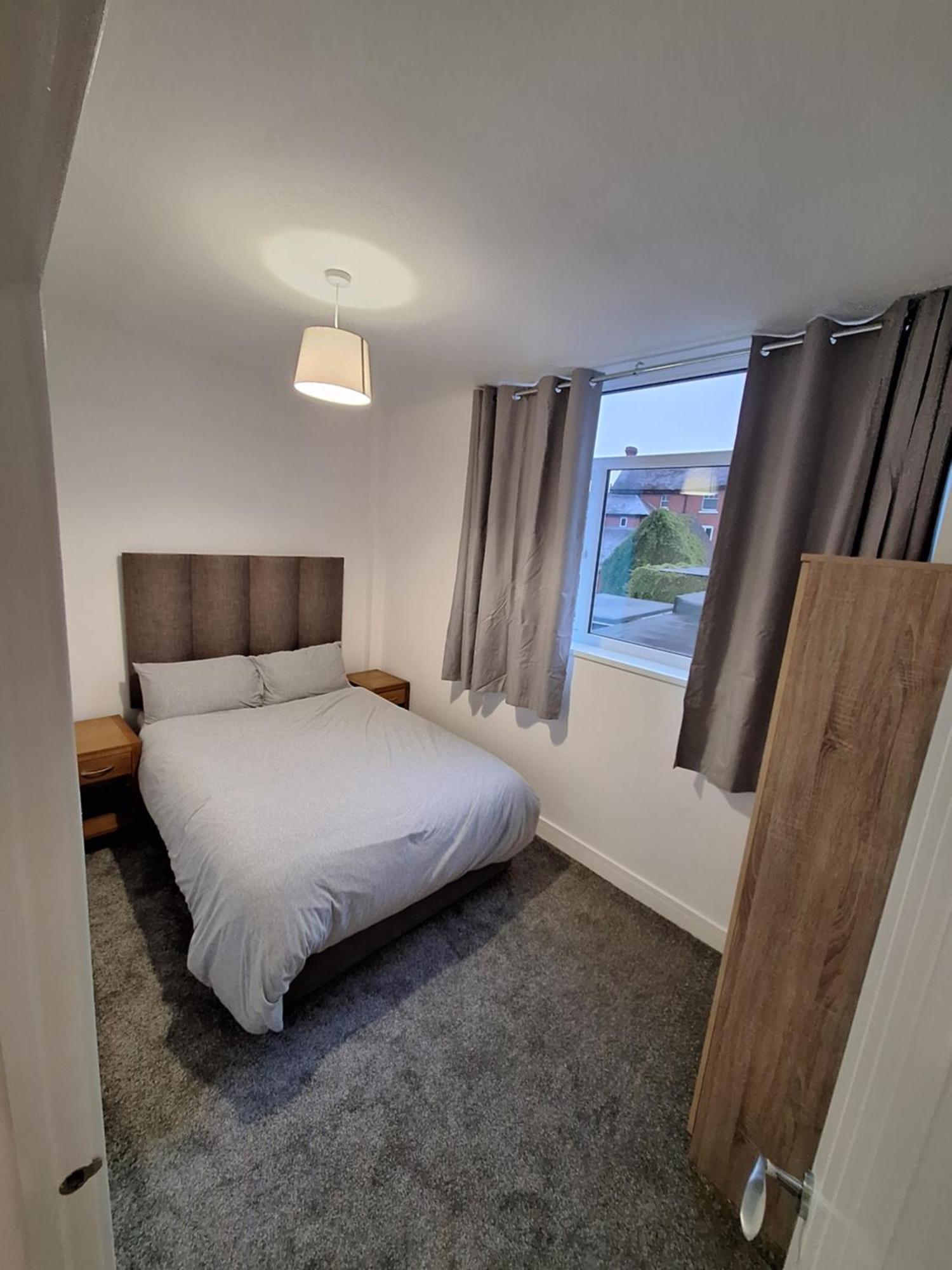 Centre Of The Town Apartment Whitchurch  Exterior photo